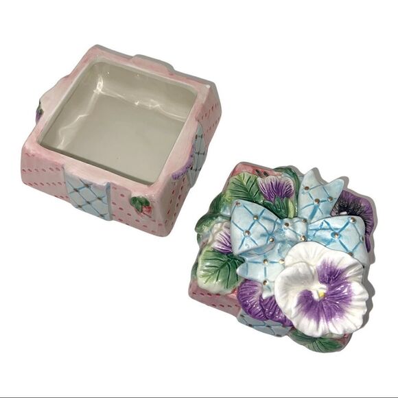 Fitz and Floyd Vintage Essentials Porcelain Blue Floral Square Trinket Box - Picture 4 of 13